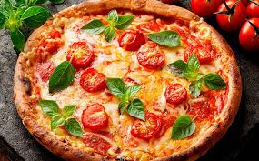 Pizza con tomate