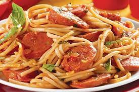 Espaguetis con  chorizo