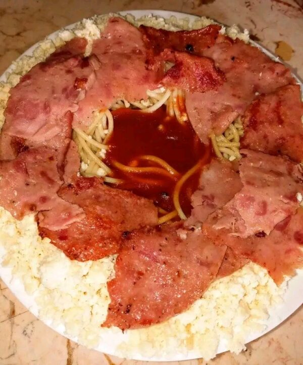 Espaguetis con jamón pierna